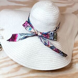Oversized Sun Hat with Paisley Print  Bow‎